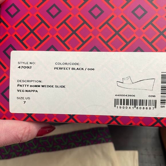 Tory Burch, Patty wedge slide in a size 7 - Picture 4 of 7